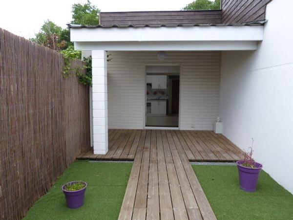 A VENDRE - Studio de plain-pied avec extérieur et parking à Pessac.