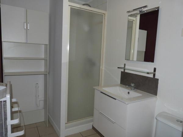 A VENDRE - Studio de plain-pied avec extérieur et parking à Pessac.