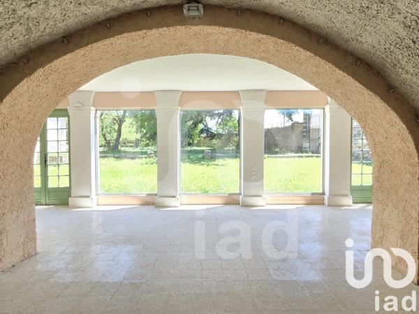 Maison à vendre 8 pièces 219 m² Nîmes