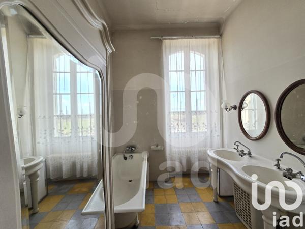 Maison à vendre 8 pièces 219 m² Nîmes