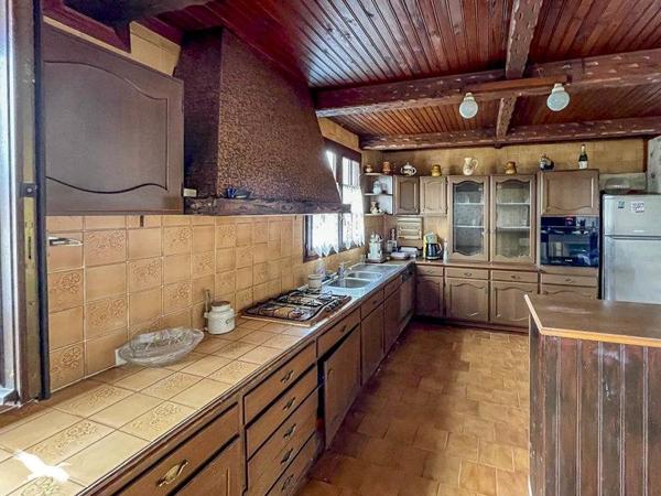 Maison à vendre |  Poissy |  7 pièces | 231 m²