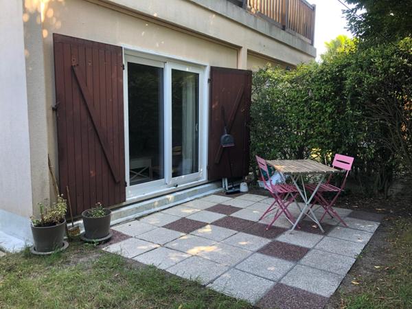 CHARMANT APPARTEMENT AVEC JARDIN