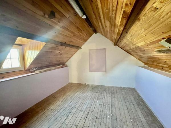 Maison ancienne avec dépendance