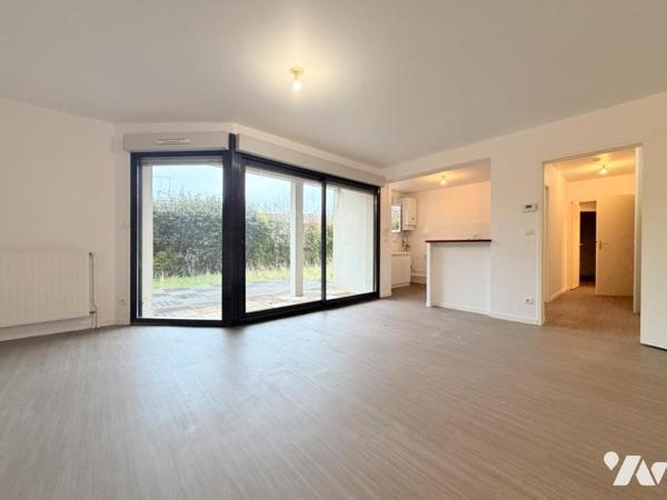 CENTRE VILLE - F3 82 M - REZ DE JARDIN 