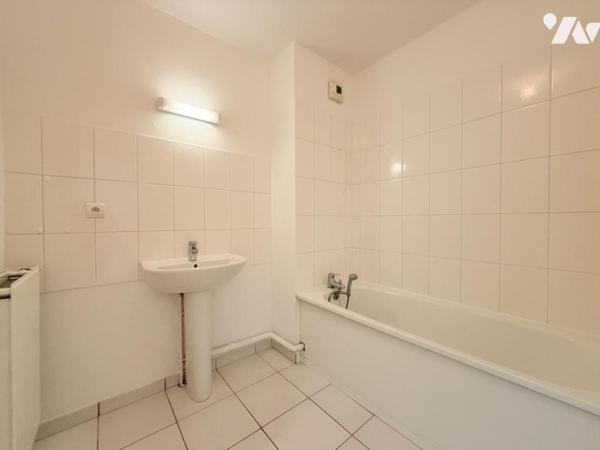 CENTRE VILLE - F3 82 M - REZ DE JARDIN 