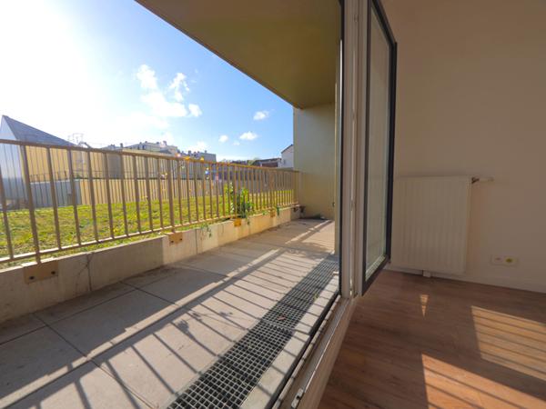 Appartement 3 pièces avec terrasse - Au coeur de la vie romainvilloise (ZAC de l'Horloge)