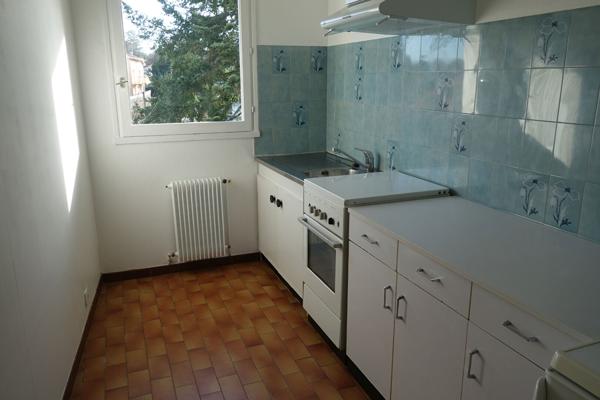 A LOUER Appartement T2 vide MONT DE MARSAN centre ville cave garage balcon