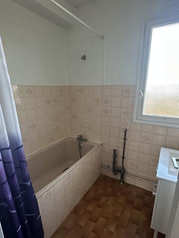 A LOUER Appartement T2 vide MONT DE MARSAN centre ville cave garage balcon