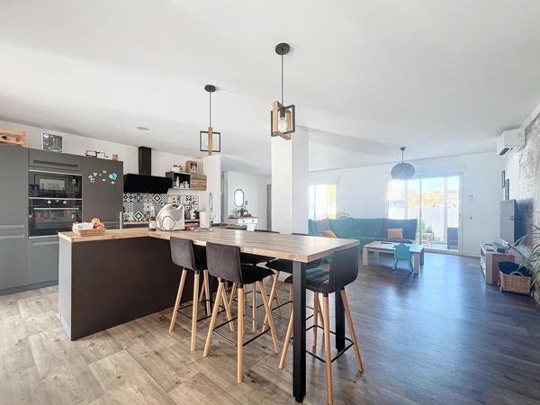 Maison non mitoyenne 138M2, 3 chambres, garage, jardin