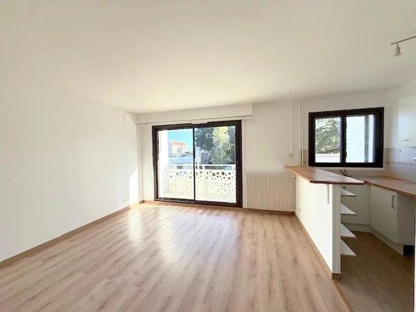 Location Appartement 1 pièces 36 m2 à Combs-la-Ville