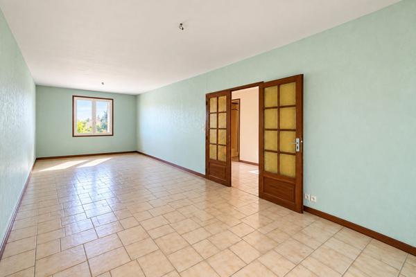 Maison Varennes Vauzelles, 3 chambres potentielles, garage, écoles, commerces, bus
