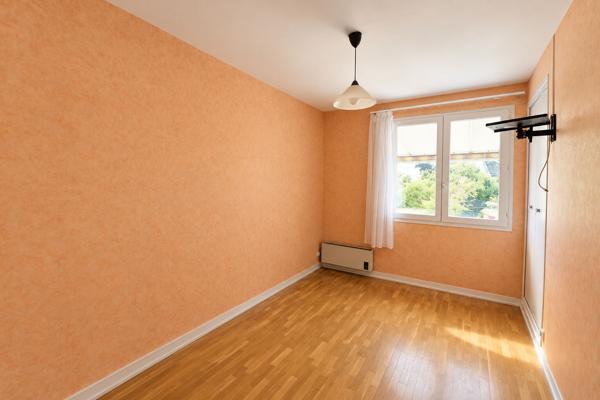 Maison Varennes Vauzelles, 3 chambres potentielles, garage, écoles, commerces, bus