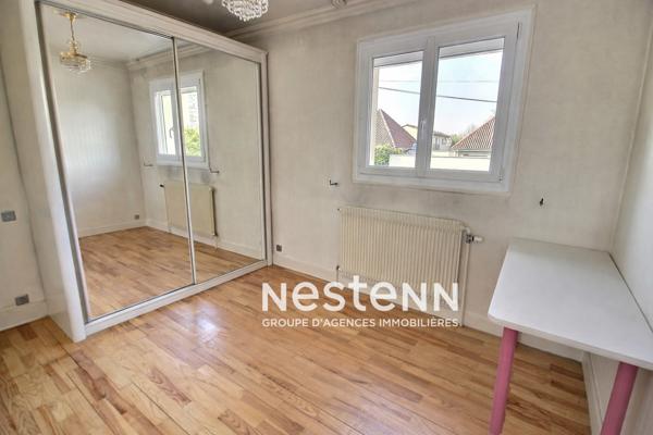 LIMITE ST FONS: # MAISON INDIVIDUELLE# 3 GARAGES# PISCINE OLYMPIQUE#RARE