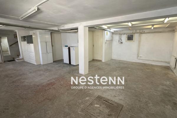 LIMITE ST FONS: # MAISON INDIVIDUELLE# 3 GARAGES# PISCINE OLYMPIQUE#RARE