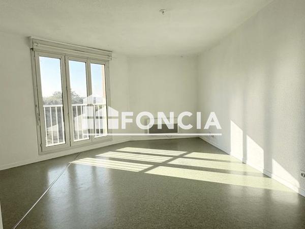 Location Studio 31.36 m² - 93-99 RUE CHARLES LEGENDRE Limoges 87000