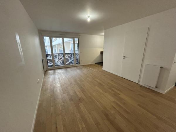 Location Studio 33 m² - Courbevoie 92400