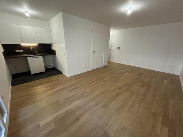 Location Studio 33 m² - Courbevoie 92400