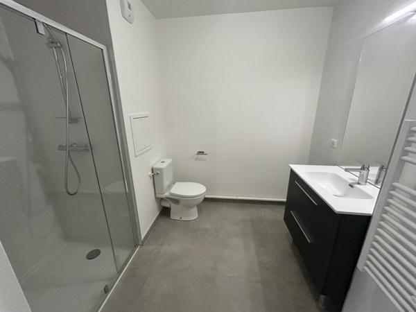 Location Studio 33 m² - Courbevoie 92400