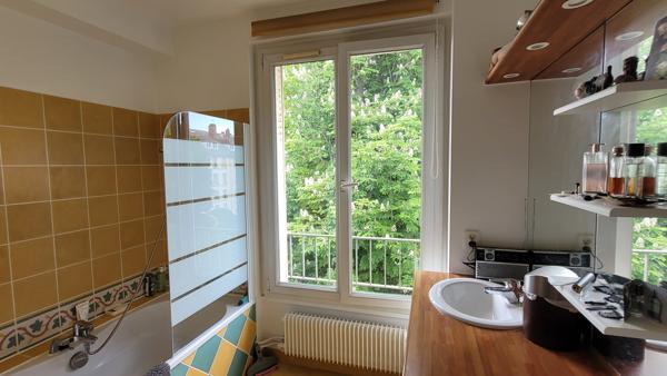 Appartement
         4 pièces
        - 102 m² 519 000 € *