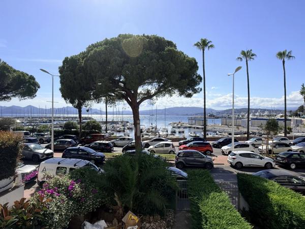 Appartement à vendre 2 pièces CANNES (06) VUE MER PANORAMIQUE