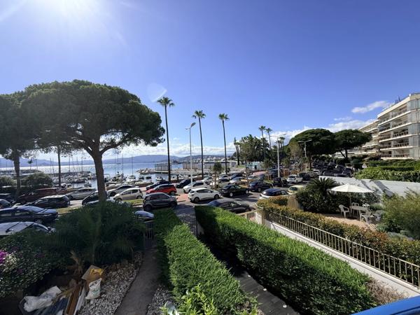 Appartement à vendre 2 pièces CANNES (06) VUE MER PANORAMIQUE