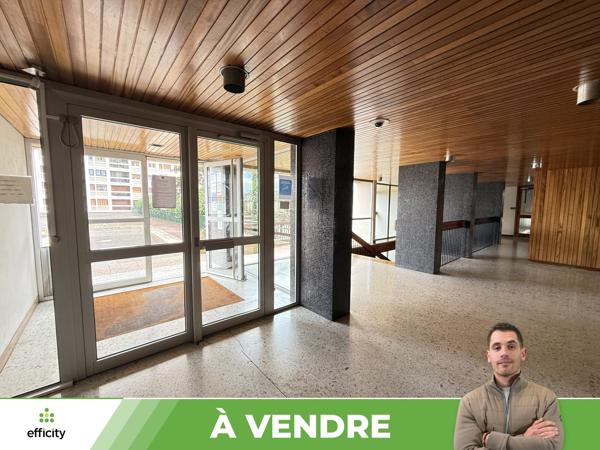 Appartement
         4 pièces
        - 87 m² 90 000 € *