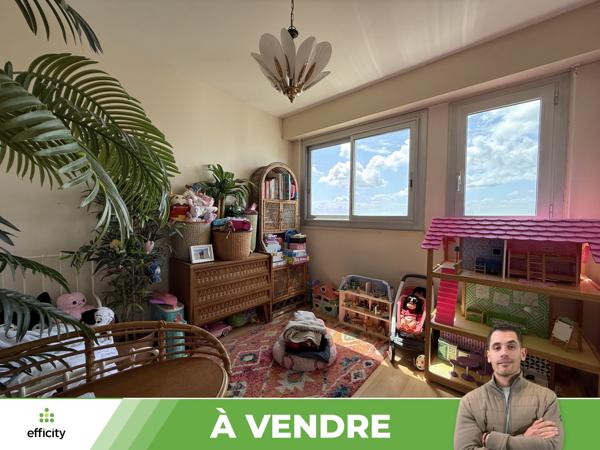 Appartement
         4 pièces
        - 87 m² 90 000 € *