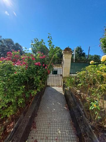Beau potentiel pour cette maison de maître!