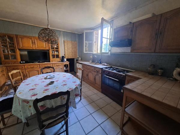 Beau potentiel pour cette maison de maître!