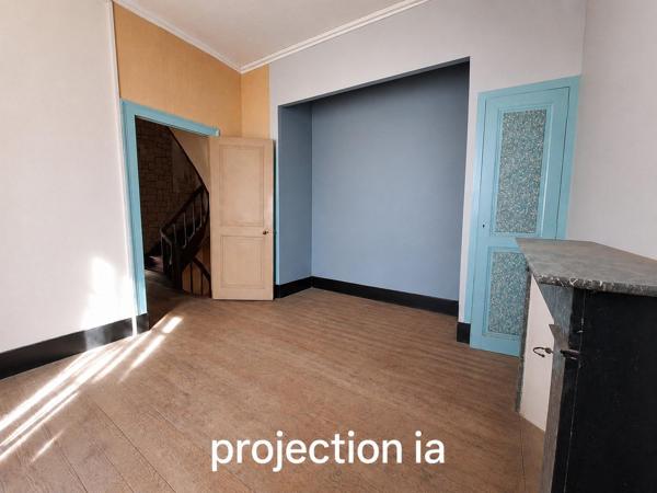 Beau potentiel pour cette maison de maître!