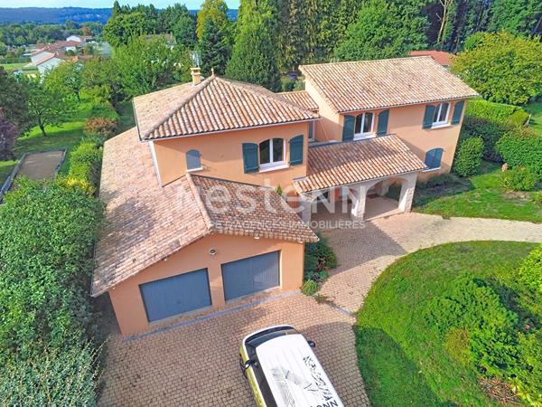 Maison familiale 344m2 - 7 chambres proche Limoges et Aixe-sur-Vienne - Double garage  - Dépendance - Terrain piscinable