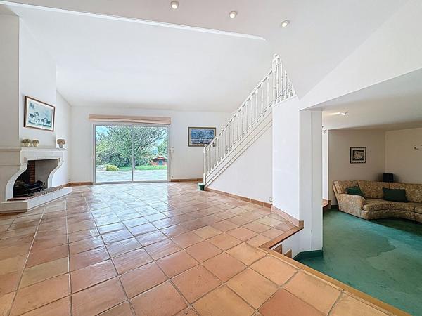 Maison familiale 344m2 - 7 chambres proche Limoges et Aixe-sur-Vienne - Double garage  - Dépendance - Terrain piscinable