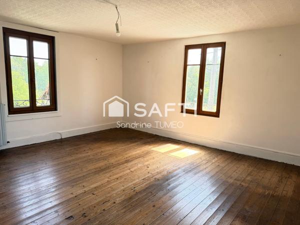 Maison d’habitation et dépendances de caractère au fort potentiel