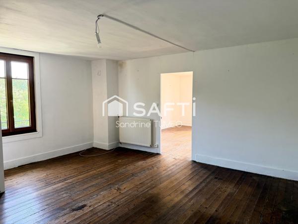 Maison d’habitation et dépendances de caractère au fort potentiel