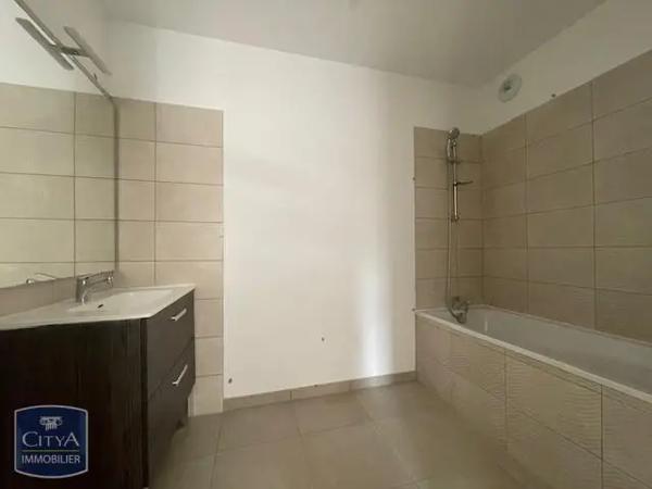 Appartement à louer 3 pièces 65.32m² Béziers (34500)