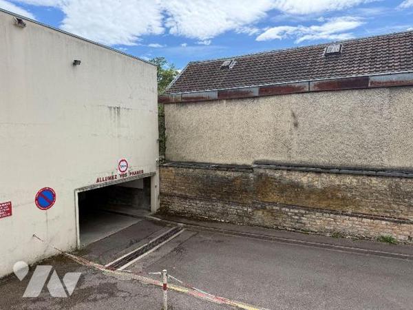 Garage à vendre à Troyes (10000) - Aube (10)

Garage fermé situé au sein d'une copropriété sé...