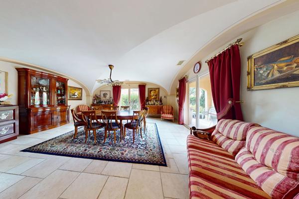 Belle Propriété atypique 207m² piscine Saint-Cyprien- 66750 Saint cyprien