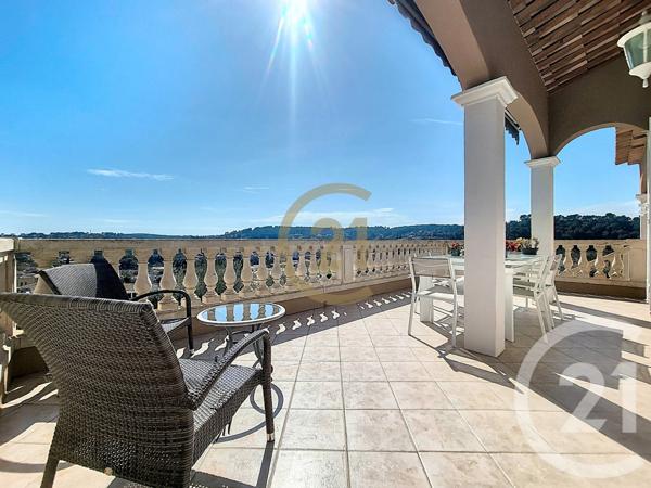 Maison à vendre  4 pièces - 212 m2 TRANS EN PROVENCE - 83