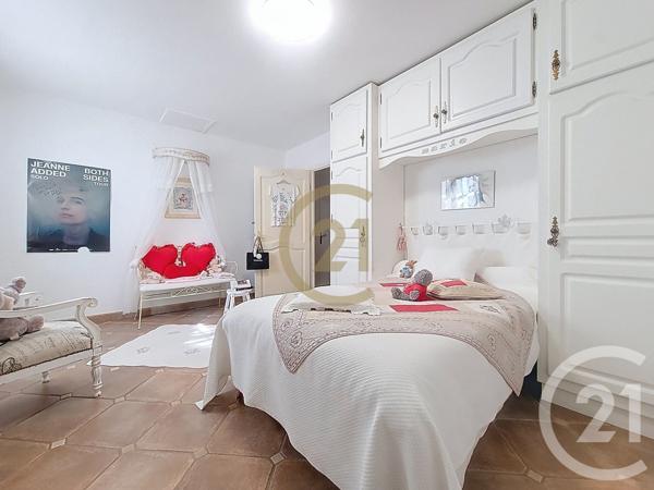 Maison à vendre  4 pièces - 212 m2 TRANS EN PROVENCE - 83