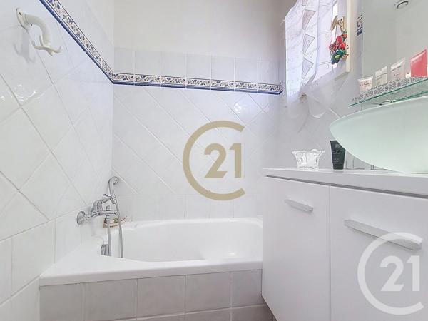 Maison à vendre  4 pièces - 212 m2 TRANS EN PROVENCE - 83