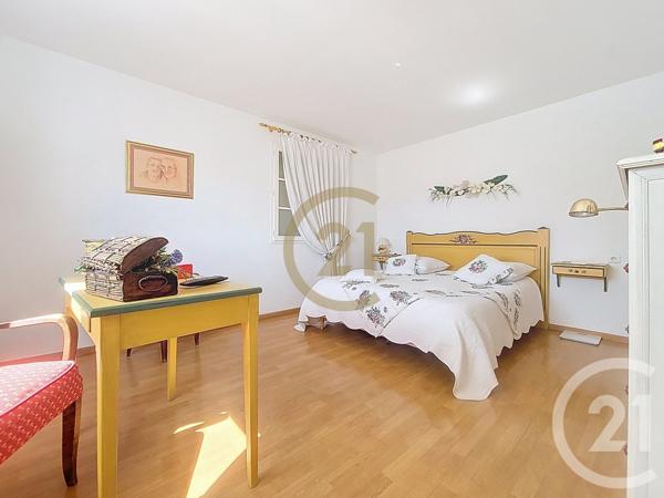 Maison à vendre  4 pièces - 212 m2 TRANS EN PROVENCE - 83