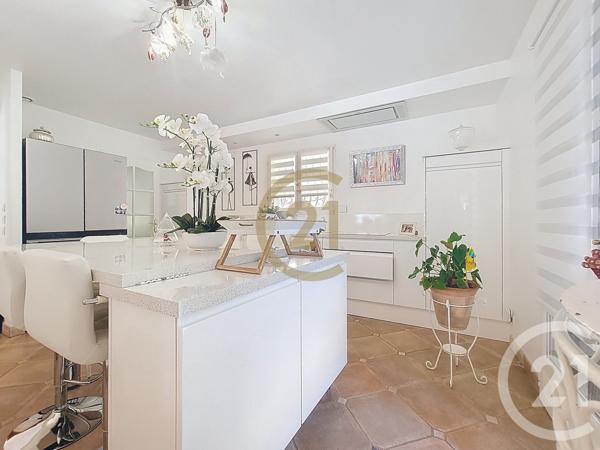 Maison à vendre  4 pièces - 212 m2 TRANS EN PROVENCE - 83