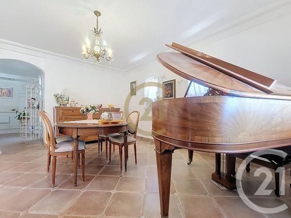Maison à vendre  4 pièces - 212 m2 TRANS EN PROVENCE - 83