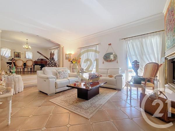 Maison à vendre  4 pièces - 212 m2 TRANS EN PROVENCE - 83