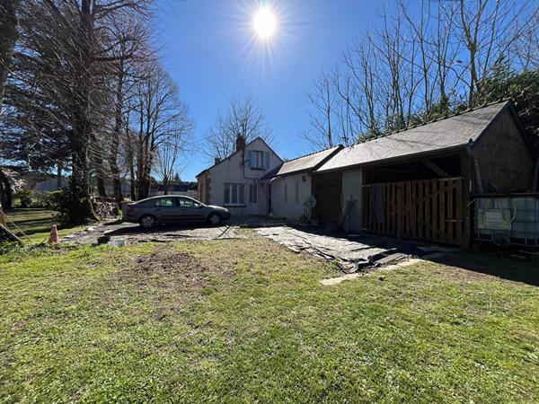 Maison très lumineuse au coeur d'un grand terrain