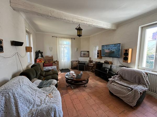 Maison très lumineuse au coeur d'un grand terrain