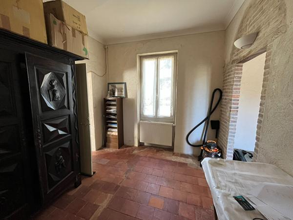 Maison très lumineuse au coeur d'un grand terrain