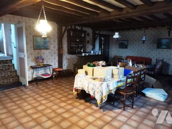 BRIOUZE: Proche tous commerces maison en pierres 4 chambres