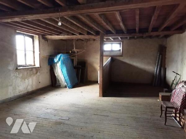 BRIOUZE: Proche tous commerces maison en pierres 4 chambres