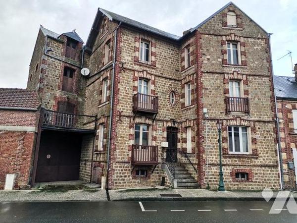 BRIOUZE: Proche tous commerces maison en pierres 4 chambres